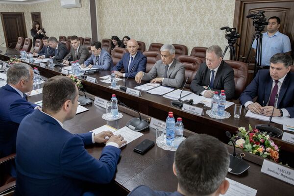 Совместное совещание российской делегации с правительством РЮО по вопросам соцэкономсотрудничества - Sputnik Южная Осетия