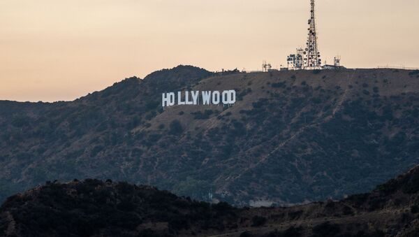 Надпись Hollywood на Голливудских холмах в Лос-Анджелесе - Sputnik Южная Осетия