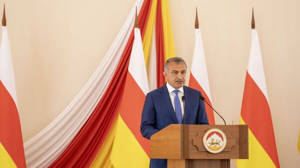 Послание президента Южной Осетии Анатолия Бибилова к народу и парламенту - Sputnik Южная Осетия