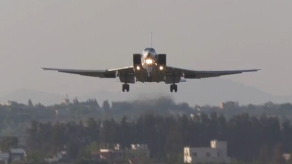 Дальние бомбардировщики Ту-22 впервые приземлились на авиабазе Хмеймим в Сирии - Sputnik Южная Осетия