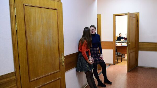 Студенты в коридоре. Архивное фото - Sputnik Южная Осетия