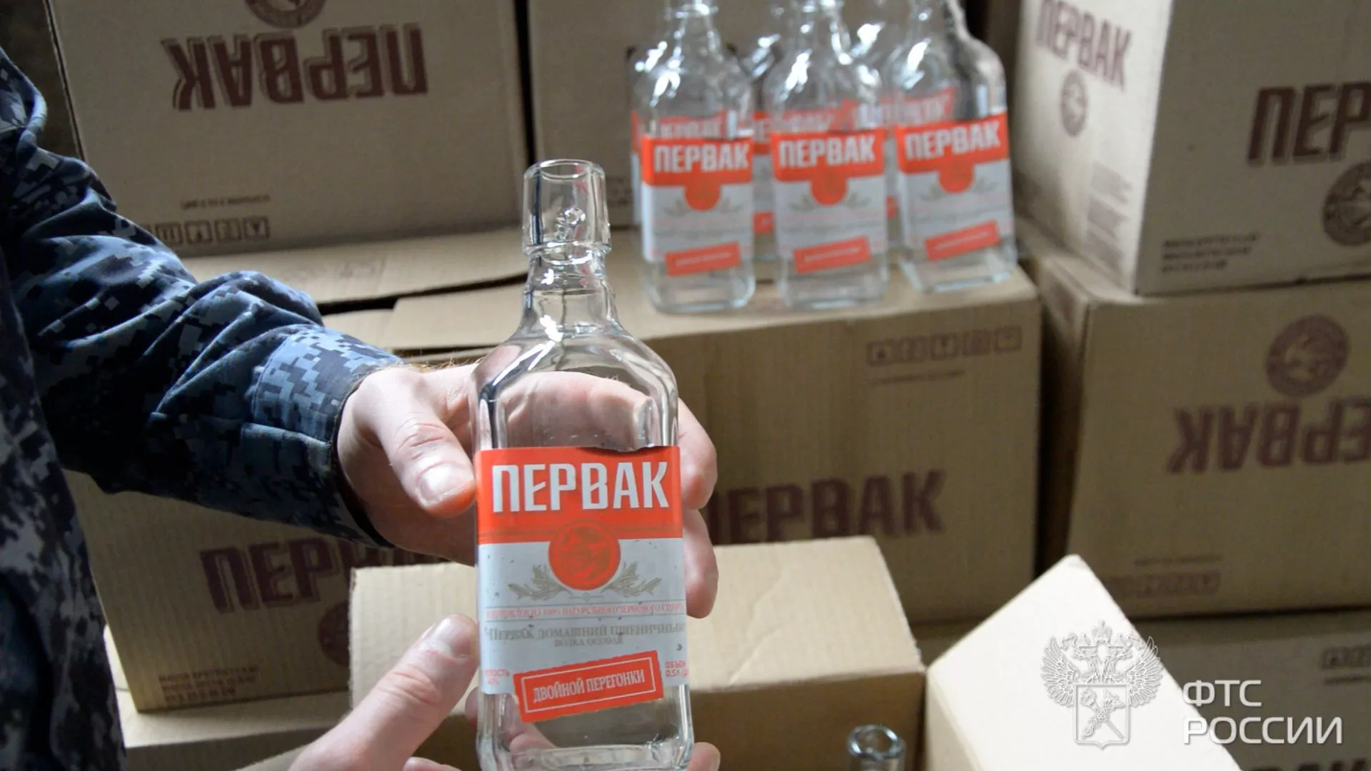 В Южную Осетию из России пытались провезти тару для поддельной водки - таможня В Южную Осетию из России пытались провезти тару для поддельной водки - таможня - Sputnik Южная Осетия, 1920, 03.06.2021