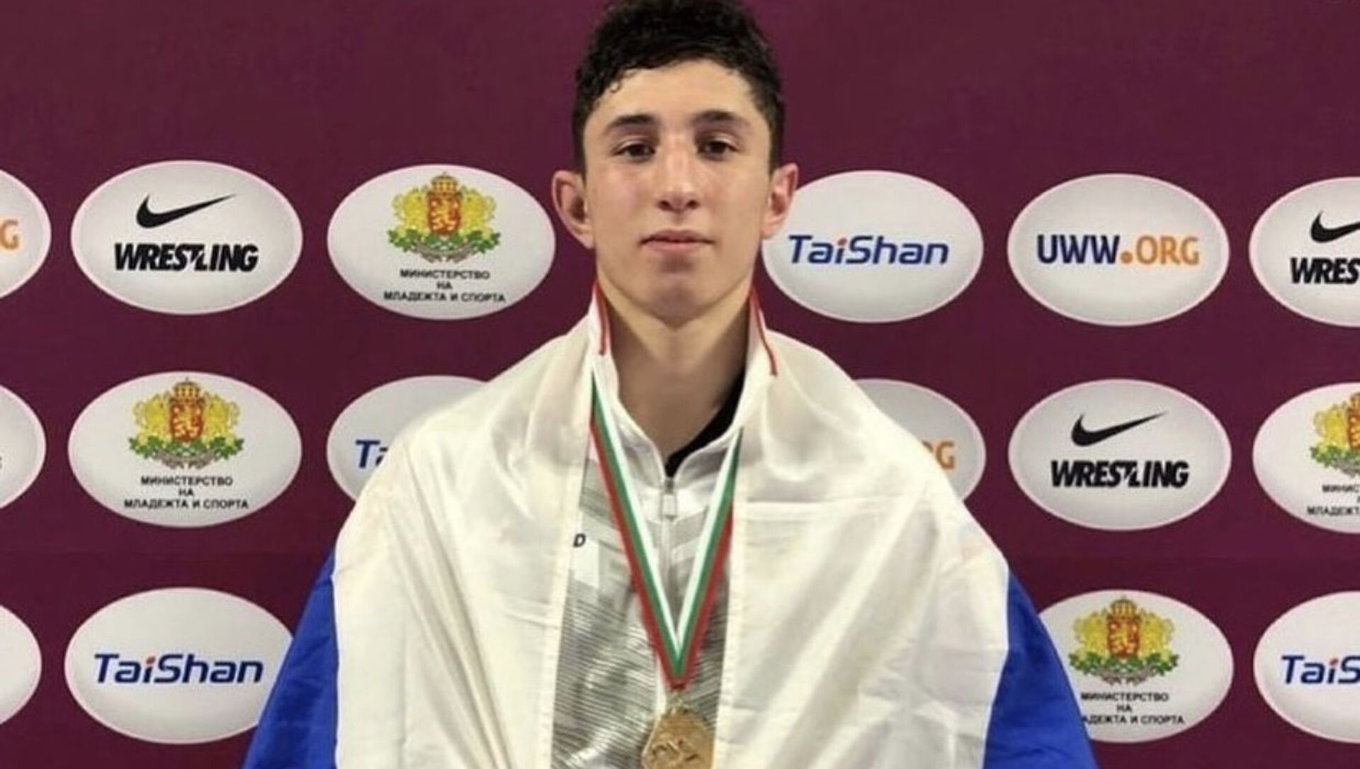 Марат Фадзаев победил на первенстве Европы по вольной борьбе среди юношей - Sputnik Южная Осетия, 1920, 16.06.2021