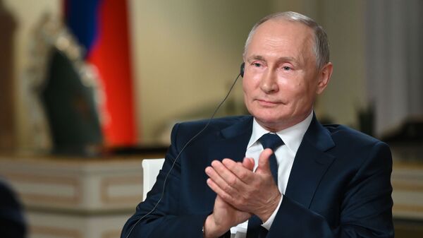 Президент РФ Владимир Путин отвечает на вопросы журналиста телекомпании NBC Кира Симмонса - Sputnik Южная Осетия