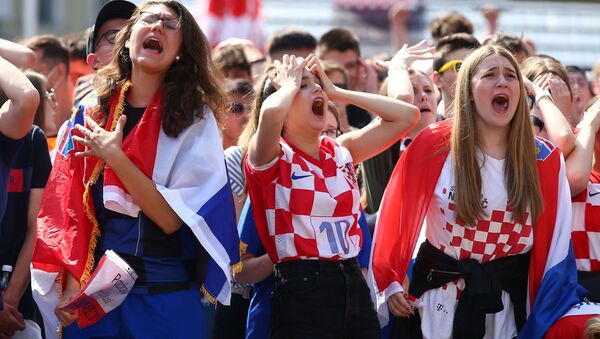 Болельщики в Загребе смотрят матч Евро - 2020 Англия-Хорватия - Sputnik Южная Осетия
