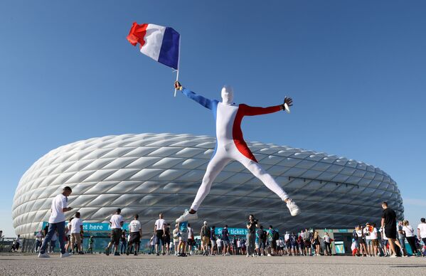 Болельщики сборной Франции на Euro 2020 около стадиона в Мюнхене  - Sputnik Южная Осетия