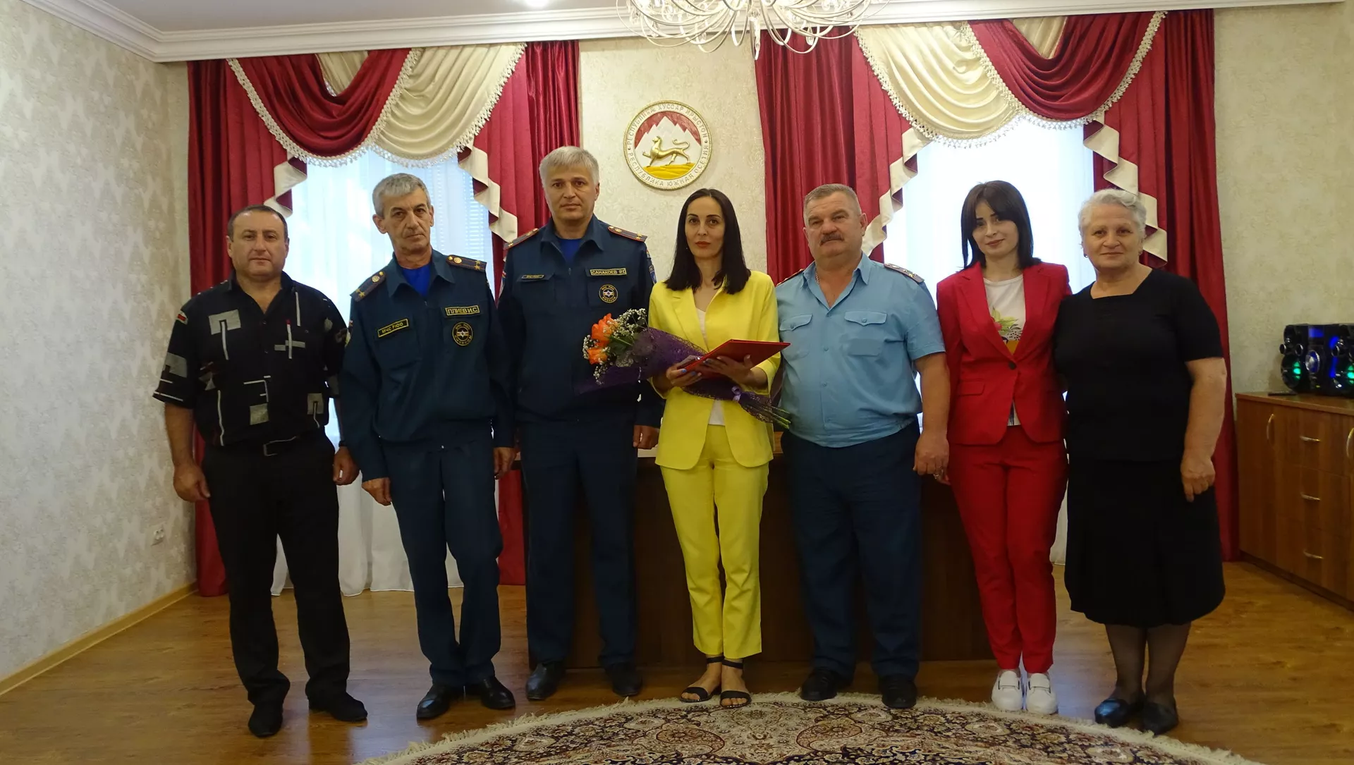 Награждение Аксаны Кундуховой за спасение утопающей девочки