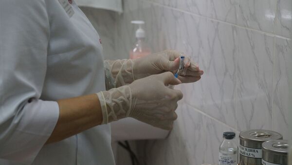 Новобранцев на Кавказе прививают от коронавируса: вакцину поставили уже 800 человек - видео - Sputnik Южная Осетия