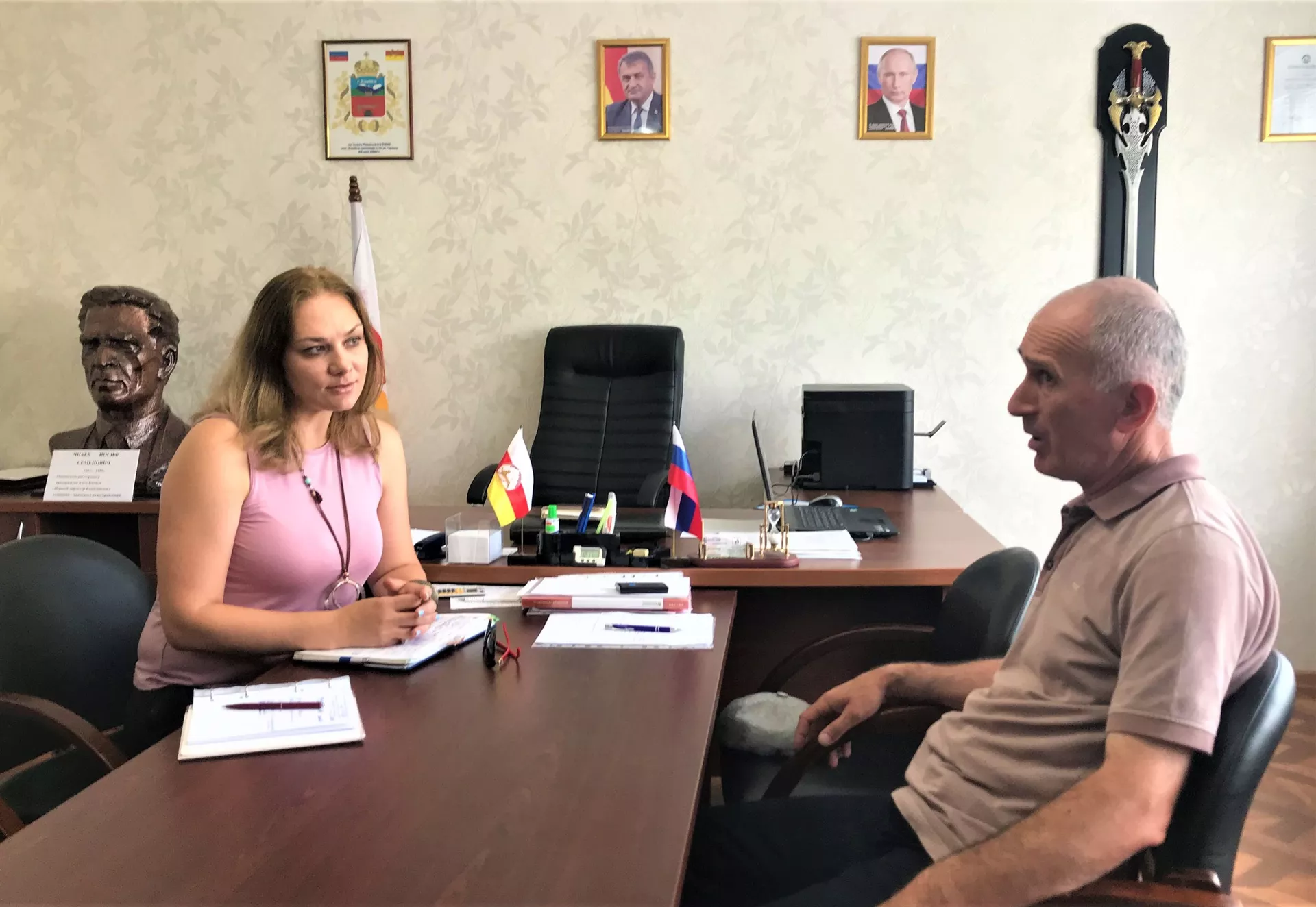 Детский омбудсмен Южной Осетии побывала в Квайсе с рабочей поездкой Детский омбудсмен Южной Осетии побывала в Квайсе с рабочей поездкой - Sputnik Южная Осетия, 1920, 08.07.2021