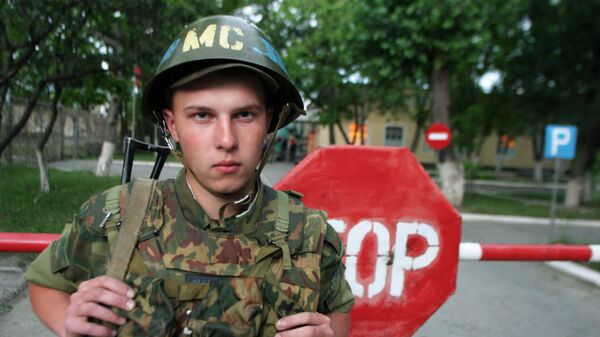 Российский миротворец в Южной Осетии. Архивное фото  - Sputnik Южная Осетия