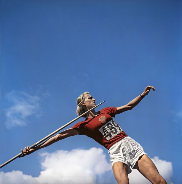 Советская легкоатлетка Александра Чудина на XV летних Олимпийских играх в Хельсинки - Sputnik Южная Осетия
