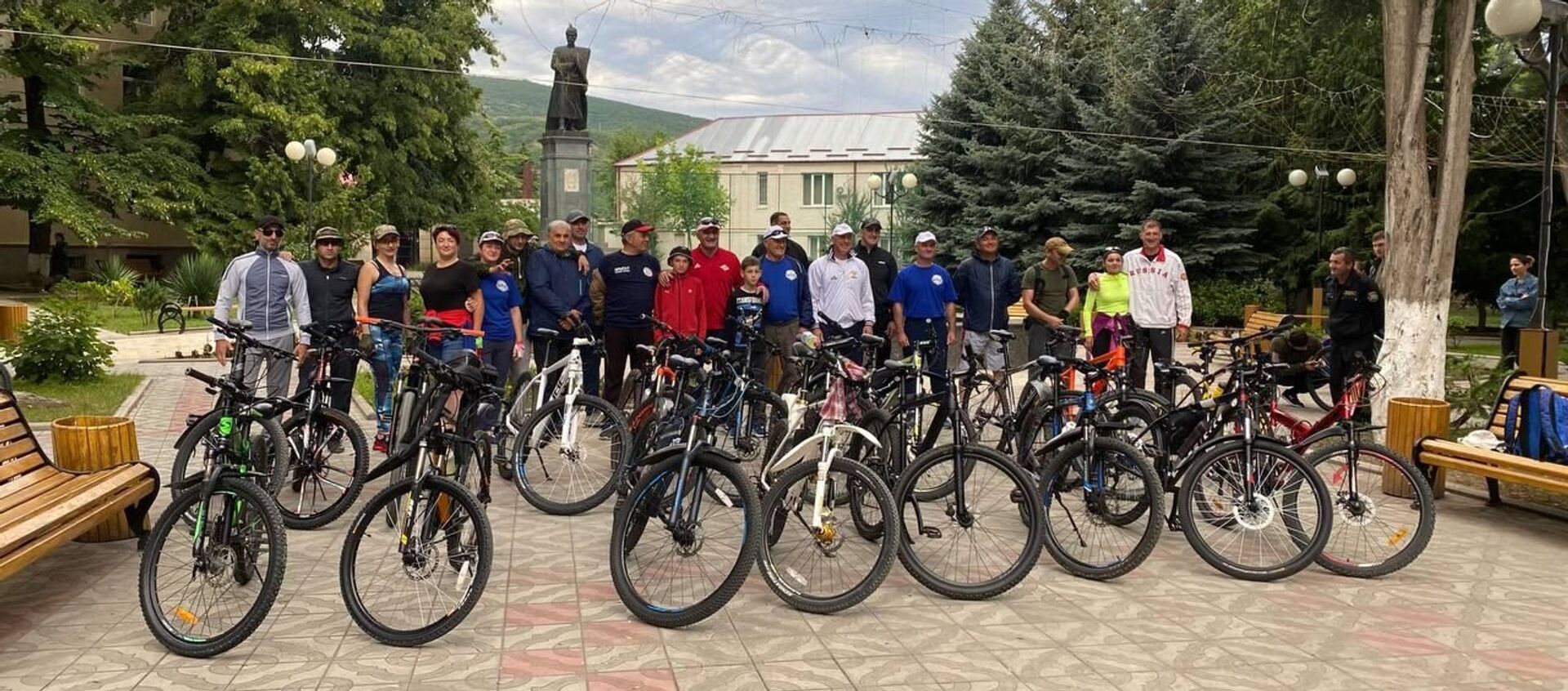 Участники велопробега Цхинвал-Квайса - Sputnik Южная Осетия, 1920, 24.07.2021