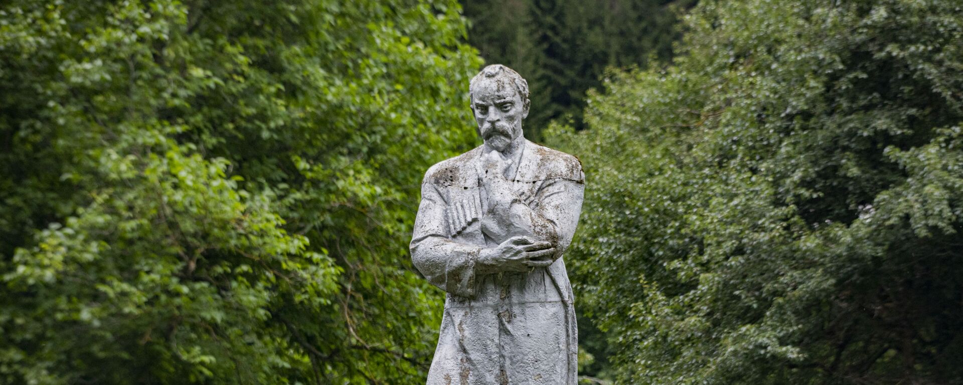 Памятник Коста Хетагурову в селе Уанел - Sputnik Южная Осетия, 1920, 27.07.2021