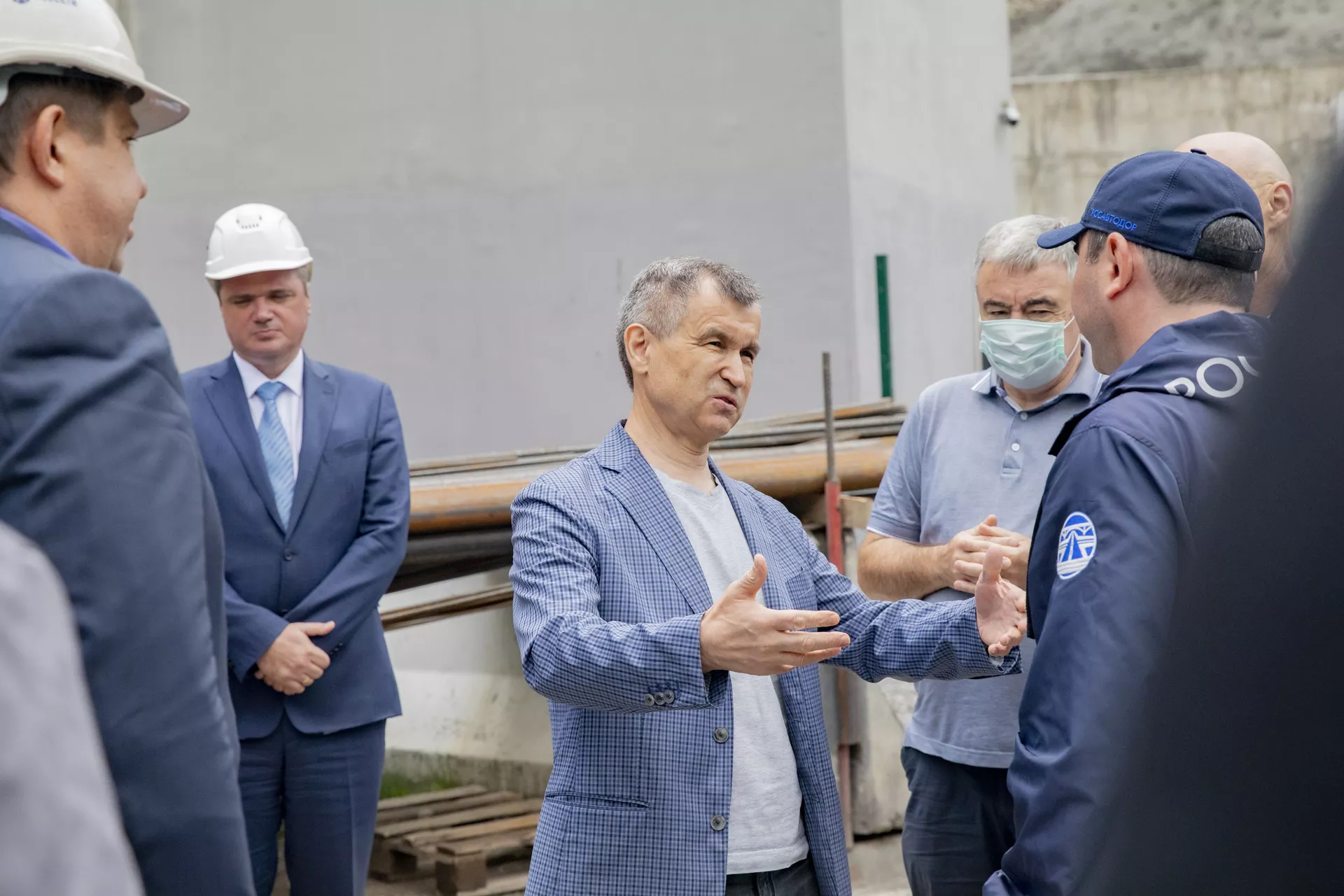 Да будет свет: Бибилов и Нургалиев проверили, как строят резервную ЛЭП для Южной Осетии Да будет свет: Бибилов и Нургалиев проверили, как строят резервную ЛЭП для Южной Осетии - Sputnik Южная Осетия, 1920, 28.07.2021