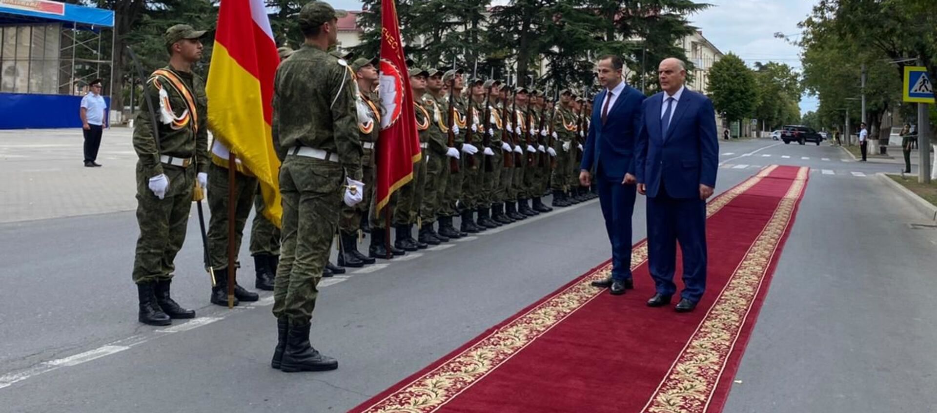 Торжественная встреча президента Абхазии в столице Южной Осетии - Sputnik Южная Осетия, 1920, 07.08.2021