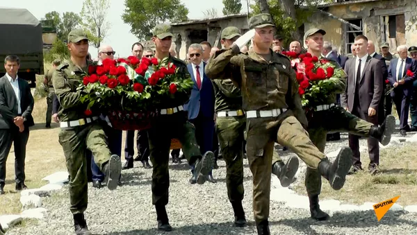 Памяти павших: в Южной Осетии вспоминают защитников республики - видео - Sputnik Южная Осетия