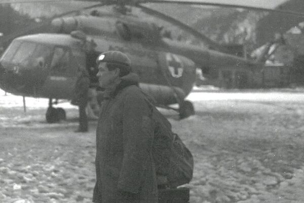 24 мая - грузинская сторона сбила российский вертолет Ми-8 с гуманитарным грузом для блокированного Ткуарчала. Пять членов экипажа погибли - Sputnik Южная Осетия