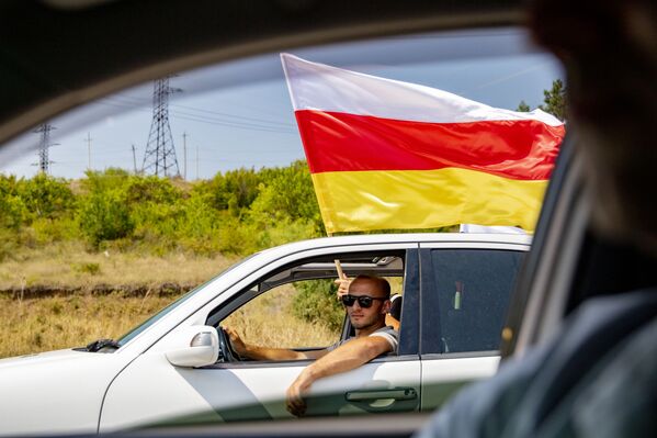 Автопробег в честь Дня признания независимости Южной Осетии Российской Федерацией - Sputnik Южная Осетия