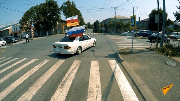 Автопробег в Цхинвале в честь Дня признания независимости – видео - Sputnik Южная Осетия