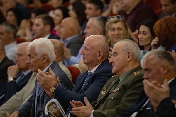 Торжественное собрание в честь дня признания независимости Южной Осетии Российской Федерацией - Sputnik Южная Осетия