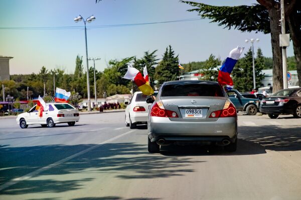 Автопробег в Цхинвале в честь Дня признания независимости - Sputnik Южная Осетия