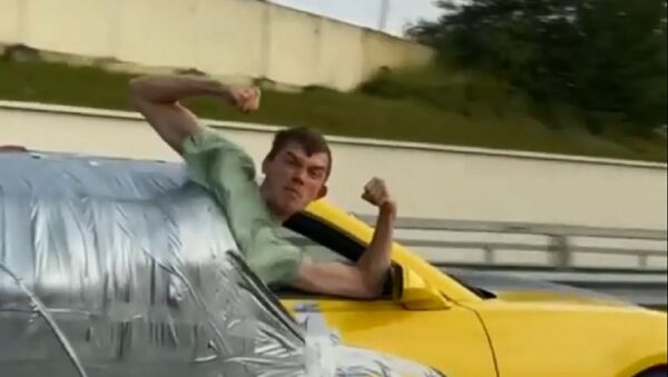 Прокатили за бортом спорткара: блогеры сняли на видео эффектный ролик - Sputnik Южная Осетия