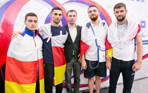 Осетинские паралимпийцы вернулись из Токио - Sputnik Южная Осетия