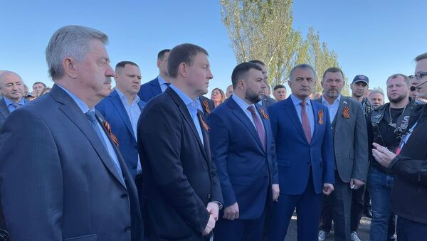 Бибилов прибыл в Донецк на празднование Дня освобождения Донбасса - Sputnik Южная Осетия