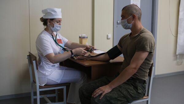 Более 20 тысяч военнослужащих ЮВО ревакцинировались от COVID-19 - Sputnik Южная Осетия