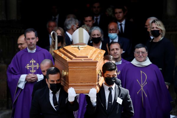 Церемония похорон Жан-Поля Бельмондо в церкви Сен-Жермен-де-Пре в Париже - Sputnik Южная Осетия