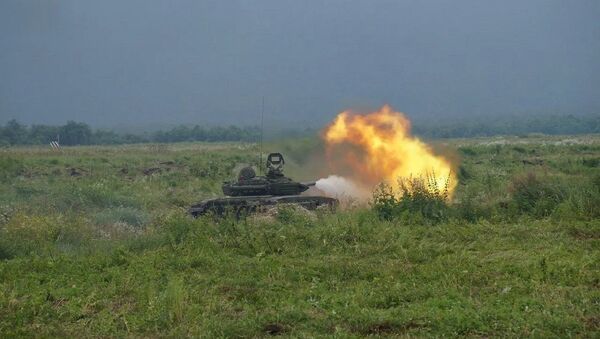Танкисты ЮВО в Южной Осетии в канун Дня танкиста уничтожили бронетехнику противника - Sputnik Южная Осетия