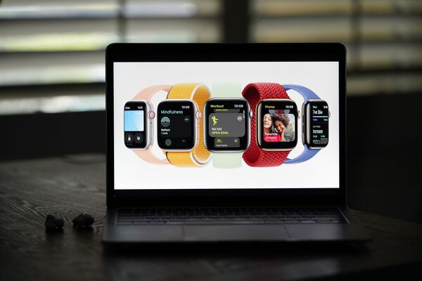Новые модели Apple Watch Series 7 представлены во время виртуального мероприятия, посвященного анонсу новых продуктов Apple в Ла-Хабре, Калифорния - Sputnik Южная Осетия