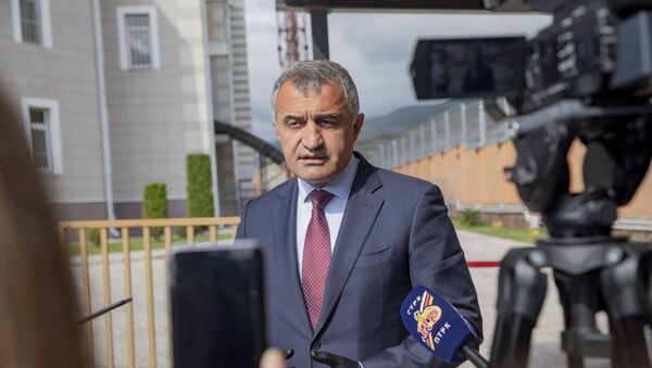 Президент Южной Осетии проголосовал на выборах в Госдуму РФ - Sputnik Южная Осетия
