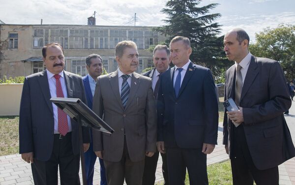 Делегация Сирии высадила в Цхинвале березы в знак сирийско-югоосетинской дружбы - Sputnik Южная Осетия