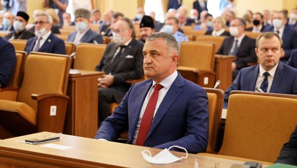 Президент Южной Осетии Анатолий Бибилов на церемонии вступления в должность главы Северной Осетии Сергея Меняйло  - Sputnik Южная Осетия