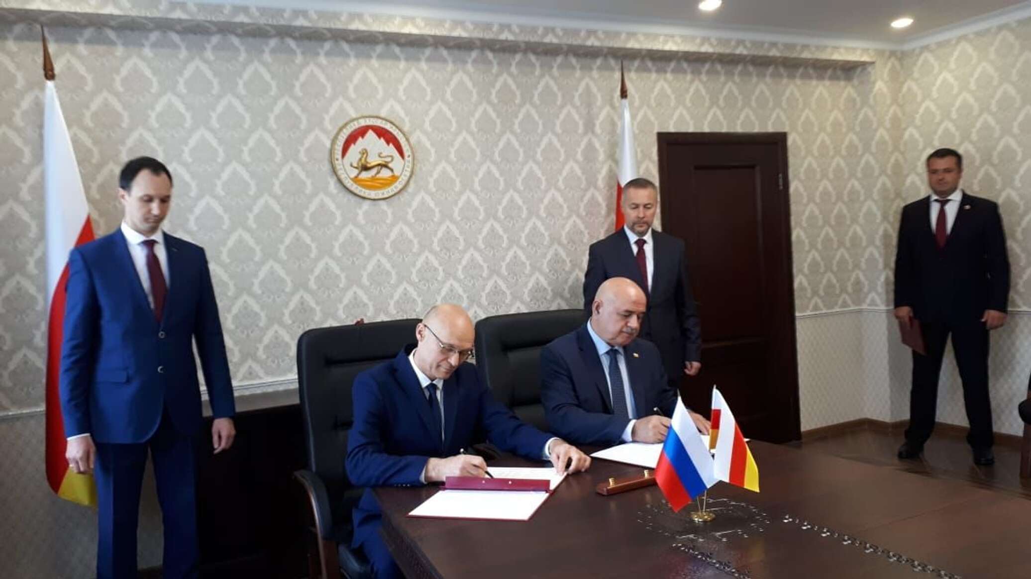 В Цхинвале подписали соглашение о двойном гражданстве между РФ и Южной ...