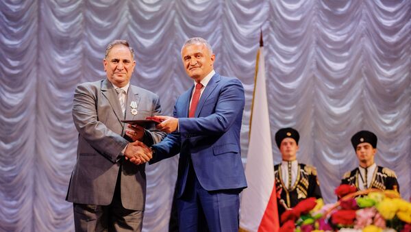 Торжественное собрание в честь Дня Руспублики в Южной Осетии - Sputnik Южная Осетия