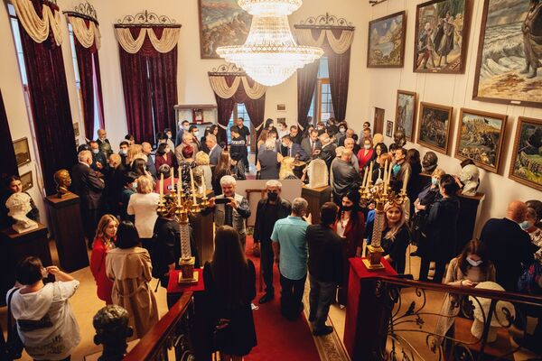 23 сентября прошло открытие персональной выставки Василия Кокоева - Sputnik Южная Осетия