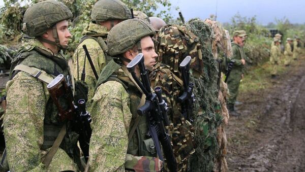 Взаимодействие разнородных подразделений в составе тактической группы прорыва оценил командующий войсками ЮВО в горах Северной Осетии - Sputnik Южная Осетия