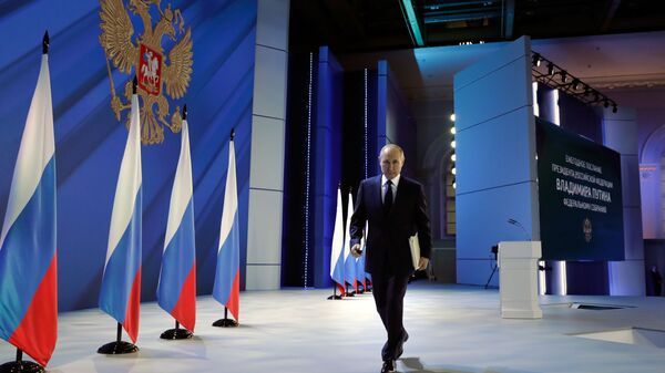 Президент России Владимир Путин после выступления с ежегодным посланием Федеральному Собранию - Sputnik Южная Осетия