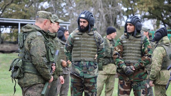 Пакистанские спецназовцы испытали новейшее российское оружие в ходе учений на юге РФ - видео - Sputnik Южная Осетия