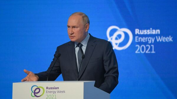 Президент РФ В. Путин принял участие в пленарном заседании форума Российская энергетическая неделя - Sputnik Южная Осетия