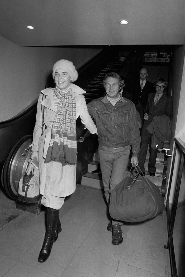 Американский актер Стив Маккуин и его жена актриса Али Макгроу, 1973 год - Sputnik Южная Осетия