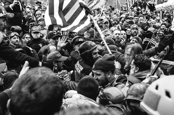 Снимок Capitol Riot 1.6.21 американского фотографа  Mel D Cole, ставший Press Photographer Of the Year в конкурсе International Photography Awards 2021.  - Sputnik Южная Осетия
