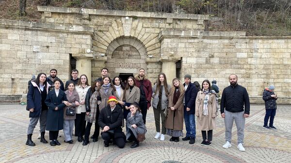 Делегация студентов ЮОГУ посетила достопримечательности Ставропольского края - Sputnik Южная Осетия