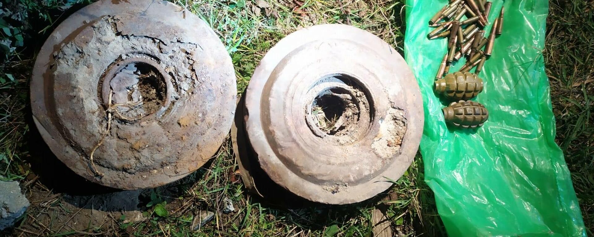 В Цхинвальском районе обнаружили схрон взрывоопасных предметов - Sputnik Южная Осетия, 1920, 10.11.2021