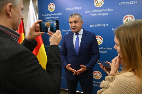 Президент Анатолий Бибилов - Sputnik Южная Осетия