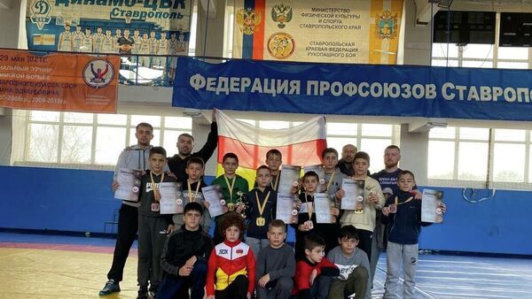 Медали и кубки: югоосетинские борцы успешно выступили на соревнованиях в Пятигорске - Sputnik Южная Осетия