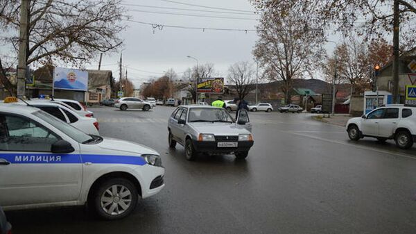 Сотрудники УГИБДД проводят рейды на дорогах республики - Sputnik Южная Осетия
