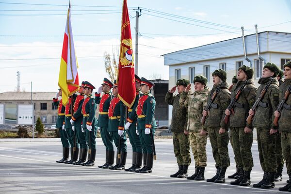 Торжественная церемония принятия присяги новобранцами МО РЮО - Sputnik Южная Осетия